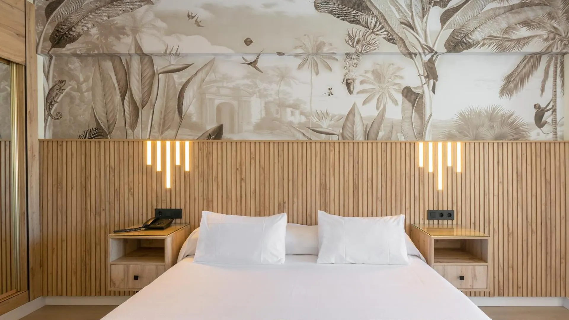 Hotel Parasol By Dorobe Torremolinos