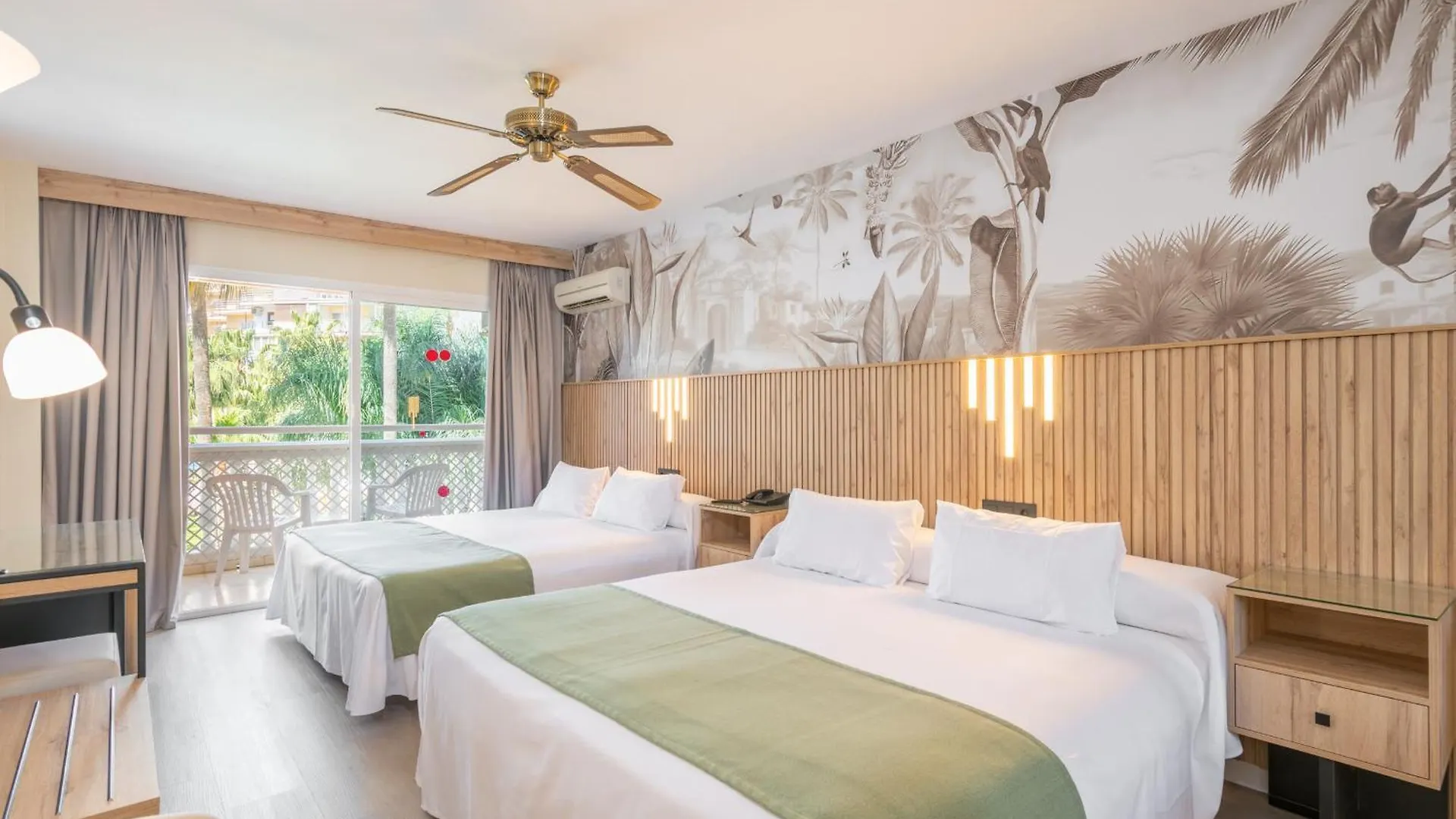 Hotel Parasol By Dorobe Torremolinos Spanien
